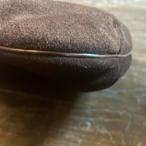 Vintage Triangle New York Suede Frame Purse🖤 - Picture 8 of 12